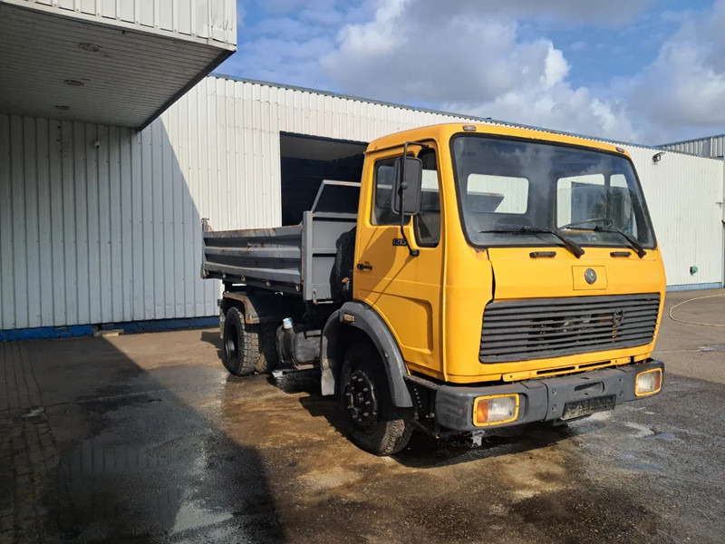 Mercedes-Benz 1213 , 3 Way Tipper , Spring suspension , Manual - Camión volquete: foto 4 Mercedes-Benz 1213 , 3 Way Tipper , Spring suspension , Manual - Camión volquete: foto 4