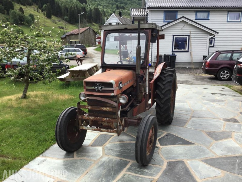 1966 Massey-Ferguson 130 Traktor m/Dalen-skuffe - Tractor: foto 1 1966 Massey-Ferguson 130 Traktor m/Dalen-skuffe - Tractor: foto 1