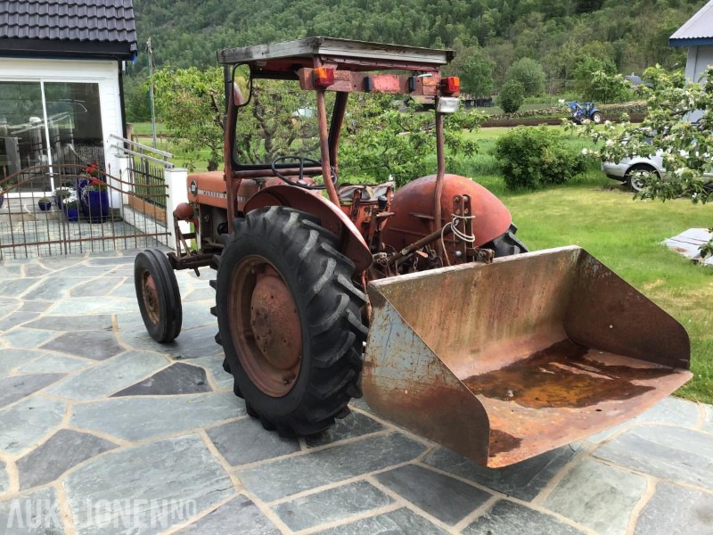 1966 Massey-Ferguson 130 Traktor m/Dalen-skuffe - Tractor: foto 4 1966 Massey-Ferguson 130 Traktor m/Dalen-skuffe - Tractor: foto 4