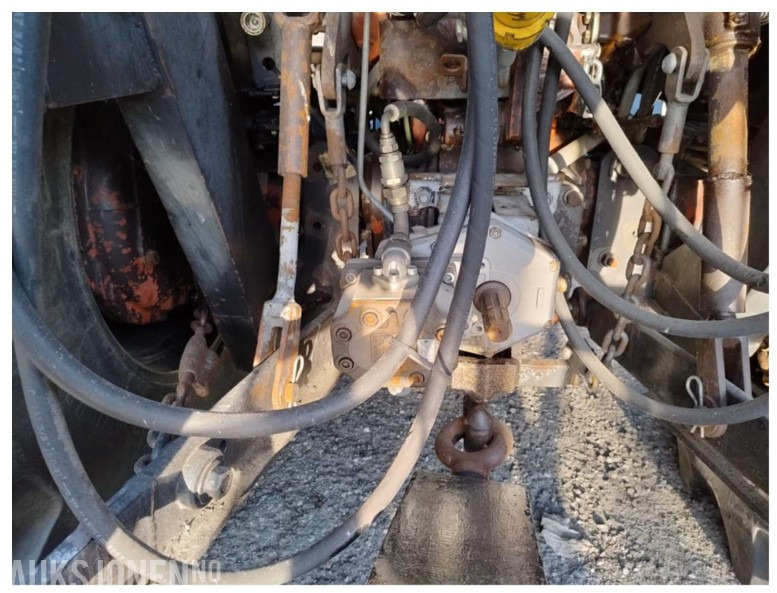 1981 Fiat 640dt med Tømmerhenger- og kran - Tractor: foto 5 1981 Fiat 640dt med Tømmerhenger- og kran - Tractor: foto 5