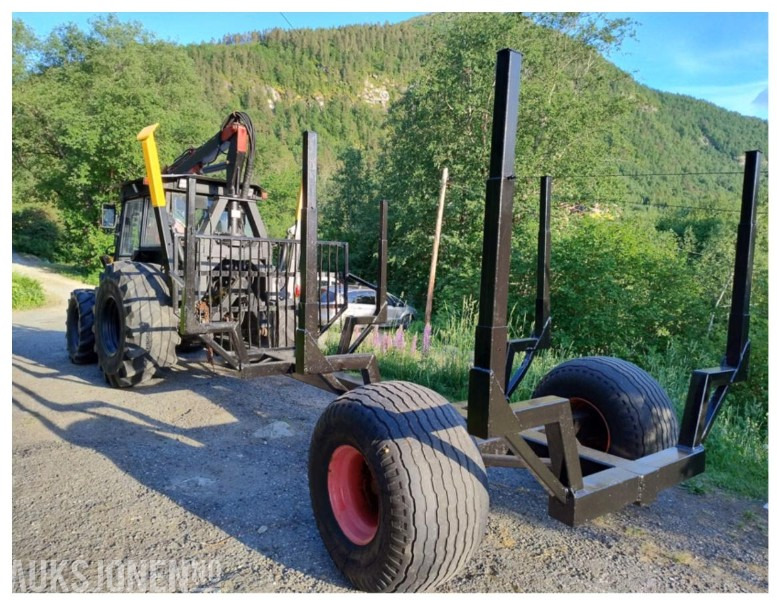 1981 Fiat 640dt med Tømmerhenger- og kran - Tractor: foto 4 1981 Fiat 640dt med Tømmerhenger- og kran - Tractor: foto 4