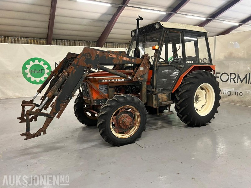 1983 Zetor 7045 - Tractor: foto 1 1983 Zetor 7045 - Tractor: foto 1