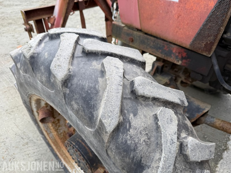 1987 CASE IH 633 traktor med skogkjettinger - Tractor: foto 5 1987 CASE IH 633 traktor med skogkjettinger - Tractor: foto 5