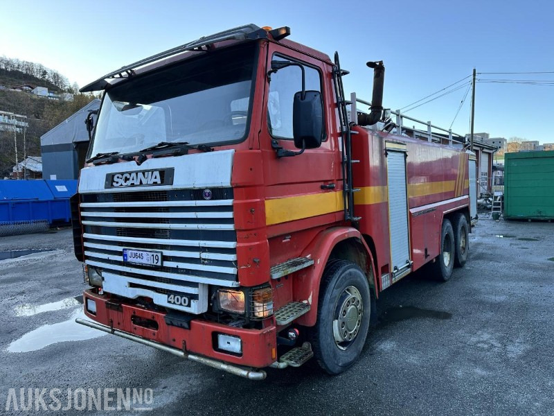 1992 Scania R 113ML - 400 6X2 Tankbil/Brannbil med vannkanon - Repobjekt, 553874km - Camión de bomberos: foto 1 1992 Scania R 113ML - 400 6X2 Tankbil/Brannbil med vannkanon - Repobjekt, 553874km - Camión de bomberos: foto 1