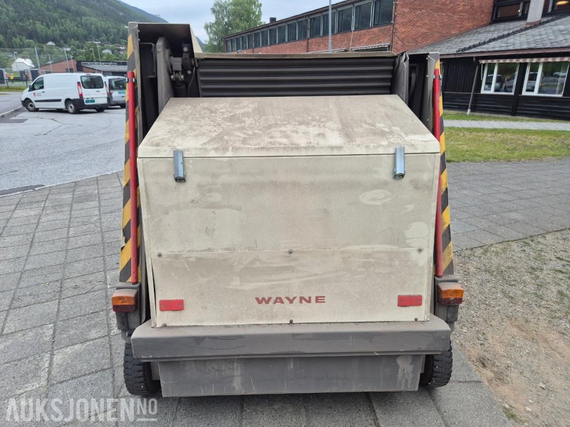 1995 Andre Wayne 928 D, dieseldrevet feiemaskin med oppsamler og tipp - Equipo de construcción: foto 4 1995 Andre Wayne 928 D, dieseldrevet feiemaskin med oppsamler og tipp - Equipo de construcción: foto 4