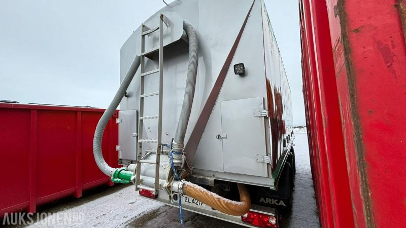 1996 ATKA RSP 24 trippelkjerre med Hillevåg tipp bulktank 6 kammers - Remolque cisterna: foto 4 1996 ATKA RSP 24 trippelkjerre med Hillevåg tipp bulktank 6 kammers - Remolque cisterna: foto 4