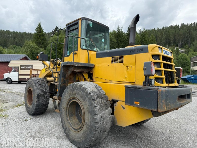1997 Komatsu WA320-3H hjullaster - Cargadora de ruedas: foto 2 1997 Komatsu WA320-3H hjullaster - Cargadora de ruedas: foto 2