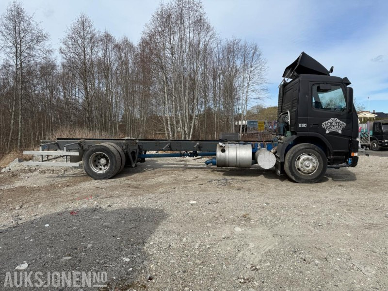 1999 Volvo FM7 CHASSIS. - Camión chasis: foto 4 1999 Volvo FM7 CHASSIS. - Camión chasis: foto 4