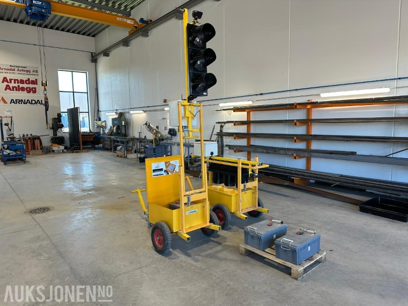 2 stk. Euroskilt trafikklys - trafikkregulering - Equipo de construcción: foto 1 2 stk. Euroskilt trafikklys - trafikkregulering - Equipo de construcción: foto 1