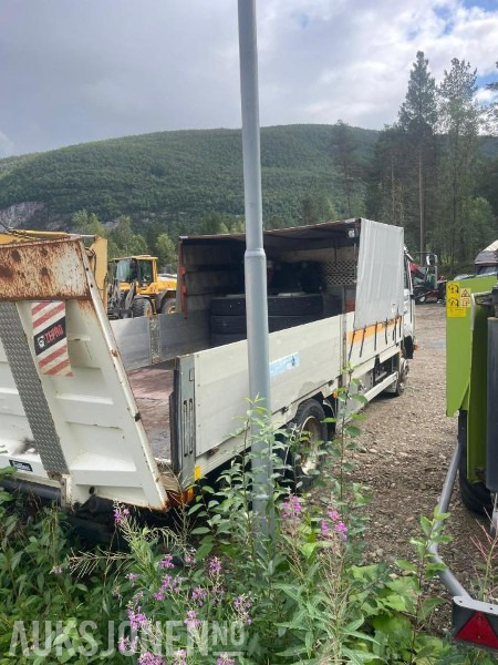 2000 Volvo FL 608 - Verkstedbil med kompressor som drives av en bensinmotor. - Camión caja abierta: foto 5 2000 Volvo FL 608 - Verkstedbil med kompressor som drives av en bensinmotor. - Camión caja abierta: foto 5