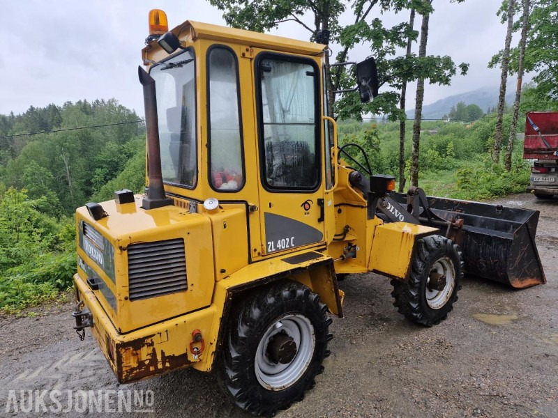 2000 Volvo ZL 402 C hjullaster med snøskuff grusskuff og pallegafler - Cargadora de ruedas: foto 5 2000 Volvo ZL 402 C hjullaster med snøskuff grusskuff og pallegafler - Cargadora de ruedas: foto 5