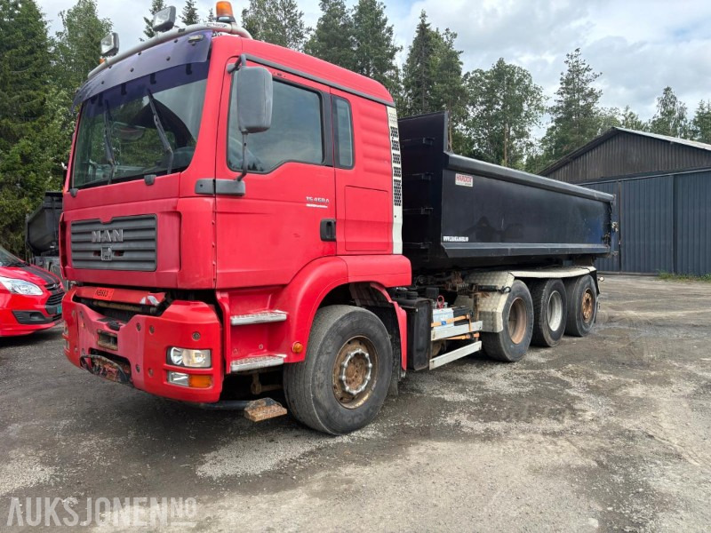 2002 MAN 26.463 FDLC krokbil / 8x4 - Camión multibasculante: foto 1 2002 MAN 26.463 FDLC krokbil / 8x4 - Camión multibasculante: foto 1