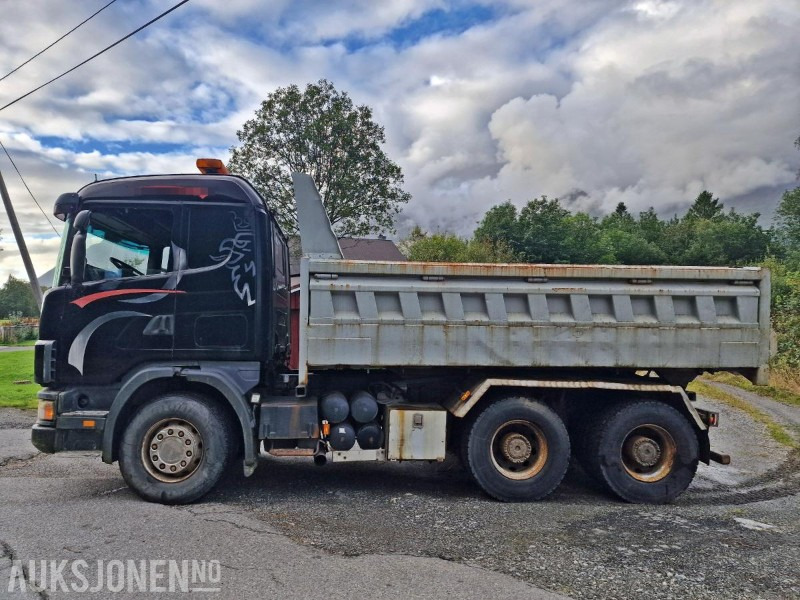 2002 Scania R124 kombibil tippkasse + svingskive - Camión volquete: foto 3 2002 Scania R124 kombibil tippkasse + svingskive - Camión volquete: foto 3