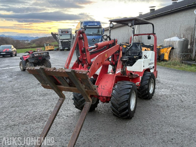 2004 Schäffer 3033S kompakt hjullaster med mye utstyr - Minicargadora: foto 1 2004 Schäffer 3033S kompakt hjullaster med mye utstyr - Minicargadora: foto 1