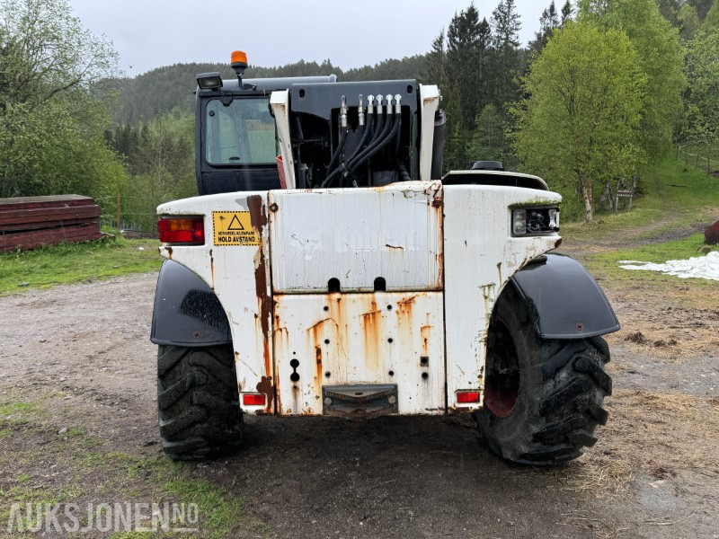 2005 Bobcat T35120SL Teleskoptruck / Teleskoplaster - 4x4x4 - avvatringssylinder - Støttelabber - Hydraulisk redskapslås - Jibb - Skuffe - 2 stk pallegafler - Manipulador telescópico: foto 5 2005 Bobcat T35120SL Teleskoptruck / Teleskoplaster - 4x4x4 - avvatringssylinder - Støttelabber - Hydraulisk redskapslås - Jibb - Skuffe - 2 stk pallegafler - Manipulador telescópico: foto 5