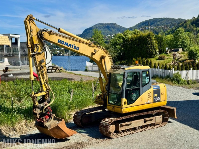 2006 Komatsu PC 130 K-7 - Gravemaskin - Tiltrotator - 3. Skuffer - Pigghammer - S60 - Timer: 9671 - Excavadora: foto 1 2006 Komatsu PC 130 K-7 - Gravemaskin - Tiltrotator - 3. Skuffer - Pigghammer - S60 - Timer: 9671 - Excavadora: foto 1
