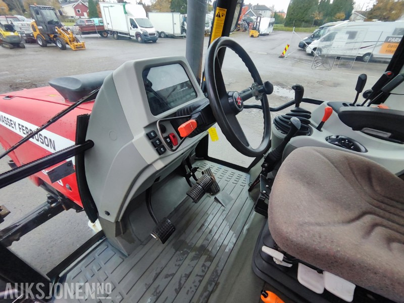 Tractor 2006 Massey Ferguson 5460 – 4471 timer – Velholdt traktor i god stand: foto 16