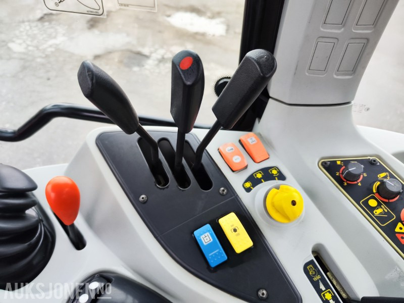 Tractor 2006 Massey Ferguson 5460 – 4471 timer – Velholdt traktor i god stand: foto 19