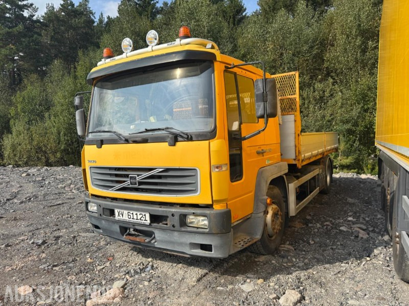 2006 Volvo 4X2 tippbil. - Camión volquete: foto 2 2006 Volvo 4X2 tippbil. - Camión volquete: foto 2