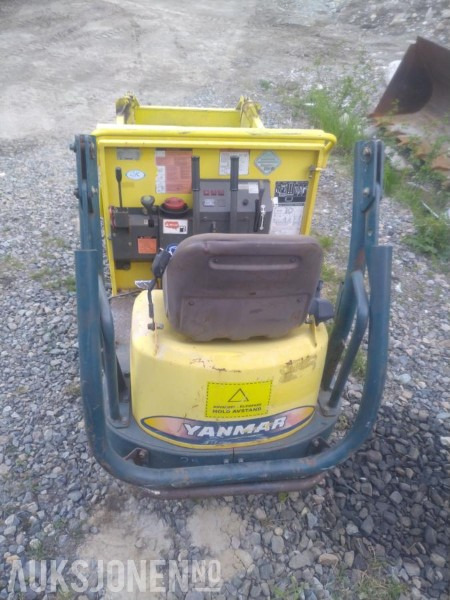 2007 Yanmar C12r beltedumper med treveis tipp - Dúmper: foto 3 2007 Yanmar C12r beltedumper med treveis tipp - Dúmper: foto 3