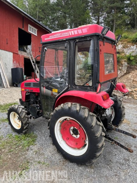 2008 Jinma 254 traktor 4x4 Diesel med snøfres, klettskuffe(fast) og triangelfeste - Kun 655,2 timer - Tractor: foto 4 2008 Jinma 254 traktor 4x4 Diesel med snøfres, klettskuffe(fast) og triangelfeste - Kun 655,2 timer - Tractor: foto 4