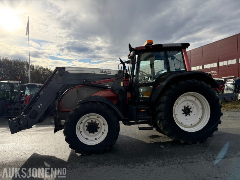 Leasing de  2008 Valtra T-180 Traktor med frontlaster / 1362 timer 2008 Valtra T-180 Traktor med frontlaster / 1362 timer: foto 6