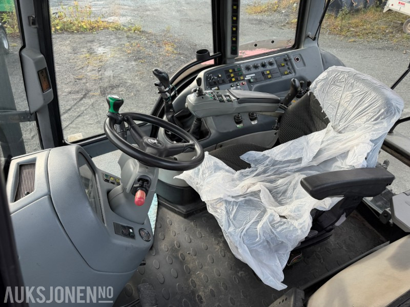 Leasing de  2008 Valtra T-180 Traktor med frontlaster / 1362 timer 2008 Valtra T-180 Traktor med frontlaster / 1362 timer: foto 19