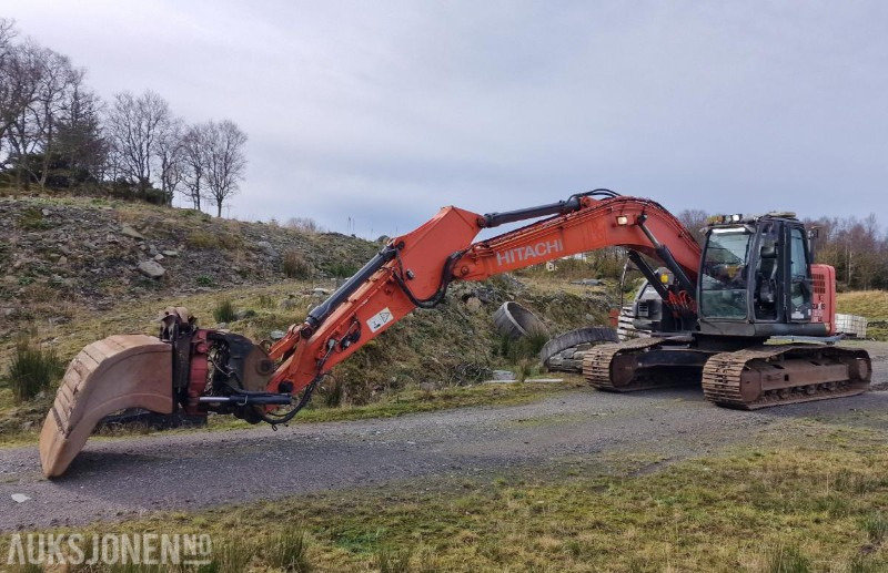 2009 Hitachi ZX225USLC-3 Beltegraver m/GPS/Rototilt med klype/Pusseskuffe, 12800 timer - Excavadora: foto 2 2009 Hitachi ZX225USLC-3 Beltegraver m/GPS/Rototilt med klype/Pusseskuffe, 12800 timer - Excavadora: foto 2