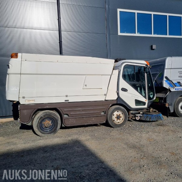 2009 Johnston 5000 Feiebil - Delebil/rep.objekt - Equipo de construcción: foto 2 2009 Johnston 5000 Feiebil - Delebil/rep.objekt - Equipo de construcción: foto 2