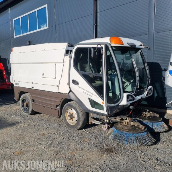 2009 Johnston 5000 Feiebil - Delebil/rep.objekt - Equipo de construcción: foto 1 2009 Johnston 5000 Feiebil - Delebil/rep.objekt - Equipo de construcción: foto 1