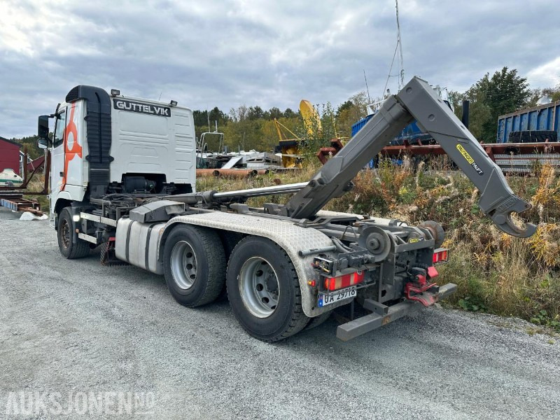 2010 Volvo FH16 6x4 krokbil – 551 hk // Palfinger krokløft // Brøyterigget med underliggende skjær - Camión multibasculante: foto 4 2010 Volvo FH16 6x4 krokbil – 551 hk // Palfinger krokløft // Brøyterigget med underliggende skjær - Camión multibasculante: foto 4