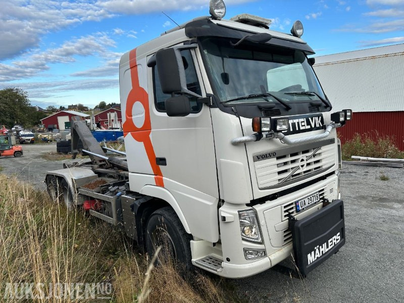 2010 Volvo FH16 6x4 krokbil – 551 hk // Palfinger krokløft // Brøyterigget med underliggende skjær - Camión multibasculante: foto 2 2010 Volvo FH16 6x4 krokbil – 551 hk // Palfinger krokløft // Brøyterigget med underliggende skjær - Camión multibasculante: foto 2