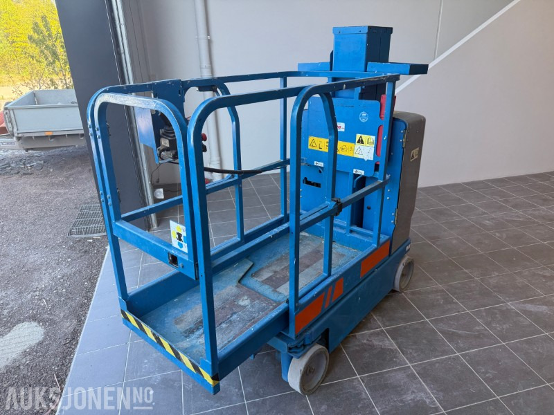 2011 Genie GRC-12 Mastelift 5,66m - Plataforma elevadora: foto 2 2011 Genie GRC-12 Mastelift 5,66m - Plataforma elevadora: foto 2