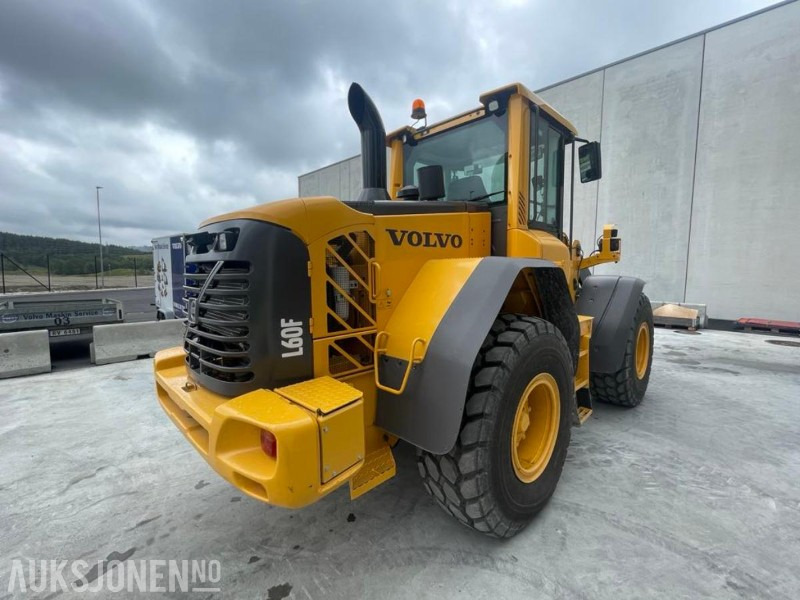 2011 VOLVO L60F HJULLASTER - SPAKSTYRING - NYE DEKK - BBS - 3-4 FUNKSJON - PALLEGAFLER - SKUFFE - KAMERA - MYE PÅKOSTET! - Cargadora de ruedas: foto 3 2011 VOLVO L60F HJULLASTER - SPAKSTYRING - NYE DEKK - BBS - 3-4 FUNKSJON - PALLEGAFLER - SKUFFE - KAMERA - MYE PÅKOSTET! - Cargadora de ruedas: foto 3