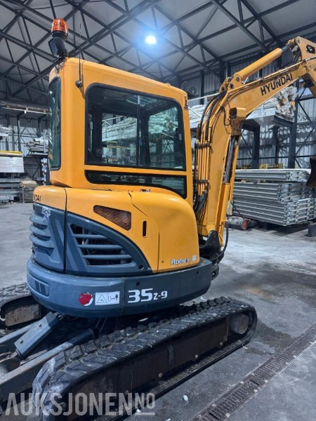 Miniexcavadora 2012 HYUNDAI ROBEX 35Z-9 4,1TONN MINIGRAVER. 2135TIMER NYE BELTER 2024. GRAVESKUFF. PLANERINGSKUFF.: foto 6 Miniexcavadora 2012 HYUNDAI ROBEX 35Z-9 4,1TONN MINIGRAVER. 2135TIMER NYE BELTER 2024. GRAVESKUFF. PLANERINGSKUFF.: foto 6