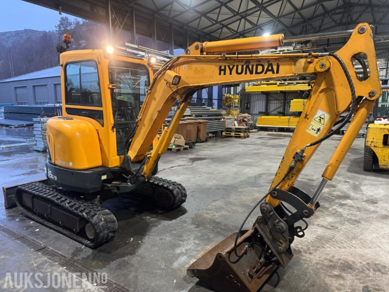 Miniexcavadora 2012 HYUNDAI ROBEX 35Z-9 4,1TONN MINIGRAVER. 2135TIMER NYE BELTER 2024. GRAVESKUFF. PLANERINGSKUFF.: foto 8 Miniexcavadora 2012 HYUNDAI ROBEX 35Z-9 4,1TONN MINIGRAVER. 2135TIMER NYE BELTER 2024. GRAVESKUFF. PLANERINGSKUFF.: foto 8