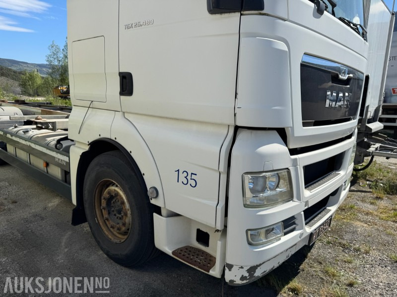 2013 MAN TGX 26.480 chassis med containerfester - Camión portacontenedore/ Intercambiable: foto 4 2013 MAN TGX 26.480 chassis med containerfester - Camión portacontenedore/ Intercambiable: foto 4