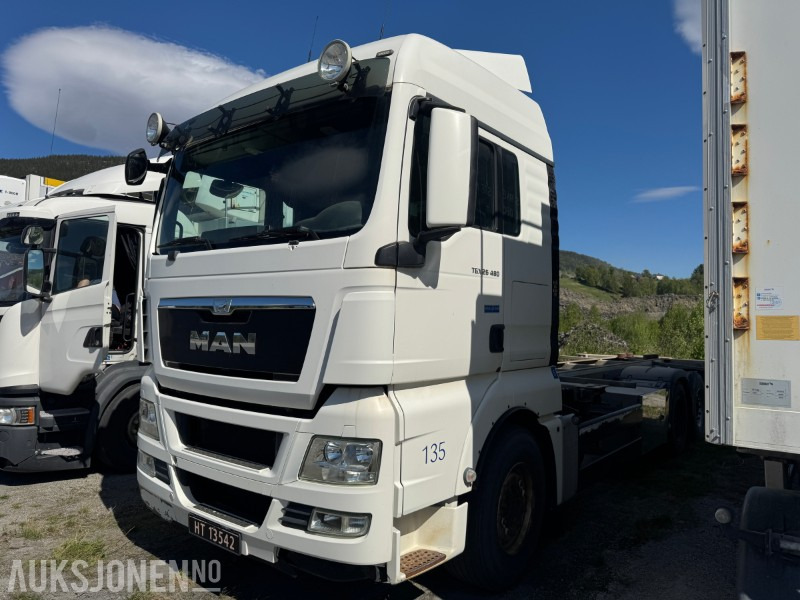 2013 MAN TGX 26.480 chassis med containerfester - Camión portacontenedore/ Intercambiable: foto 1 2013 MAN TGX 26.480 chassis med containerfester - Camión portacontenedore/ Intercambiable: foto 1
