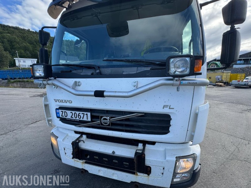 2013 Volvo FL-260 Kranbil - Palfinger - 3 Veis tipp - 277061KM - Camión grúa: foto 2 2013 Volvo FL-260 Kranbil - Palfinger - 3 Veis tipp - 277061KM - Camión grúa: foto 2