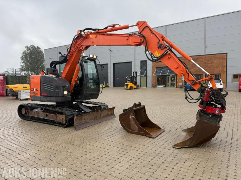 2014 Hitachi Zaxis 85US BELTEGRAVER SERVICEAVTALE ROTOTILT SENTRALSMØRING 2 SKUFFER. - Excavadora: foto 2 2014 Hitachi Zaxis 85US BELTEGRAVER SERVICEAVTALE ROTOTILT SENTRALSMØRING 2 SKUFFER. - Excavadora: foto 2