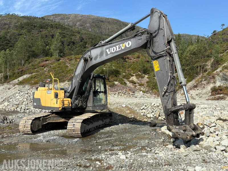 2014 Volvo EC 220DL - 10 656 timer - sertifisert - Excavadora: foto 2 2014 Volvo EC 220DL - 10 656 timer - sertifisert - Excavadora: foto 2