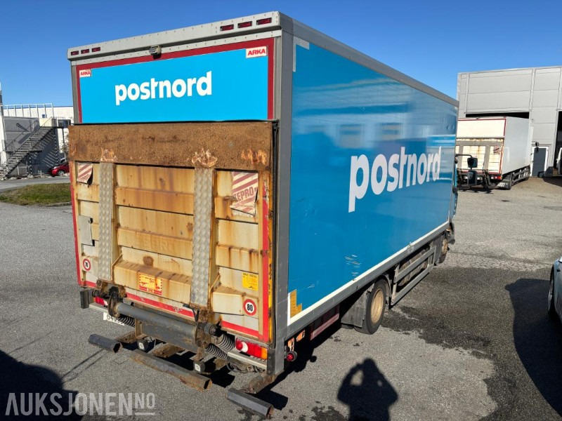 2015 Renault Trucks D12. Skapbil med bakløfter. - Camión caja cerrada: foto 5 2015 Renault Trucks D12. Skapbil med bakløfter. - Camión caja cerrada: foto 5