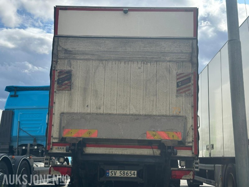 2015 Scania P-serie 280 4*2 - skapbil med løftelem og ryggekamera - Camión caja cerrada: foto 3 2015 Scania P-serie 280 4*2 - skapbil med løftelem og ryggekamera - Camión caja cerrada: foto 3