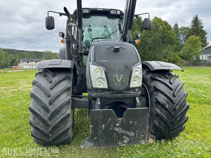 2015 Valtra T203 traktor med laster 50 km/t brøyterigget - Tractor: foto 5 2015 Valtra T203 traktor med laster 50 km/t brøyterigget - Tractor: foto 5