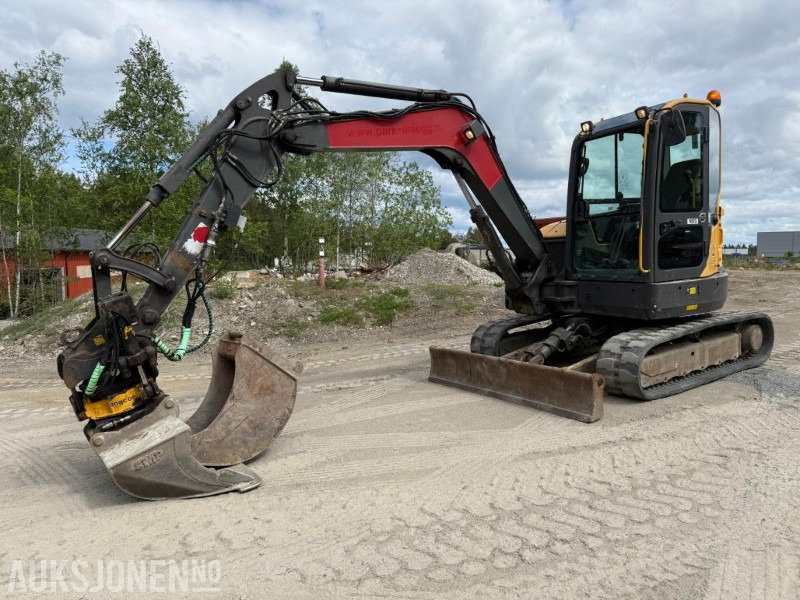 2015 Volvo ECR58D BELTEGRAVER ROTORTILT 2 SKUFFER SERVICEHISTORIKK. - Excavadora: foto 1 2015 Volvo ECR58D BELTEGRAVER ROTORTILT 2 SKUFFER SERVICEHISTORIKK. - Excavadora: foto 1