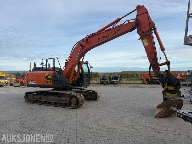 2016 Hitachi Zaxiz 210LC BELTEGRAVER ENGCON TILTROTATOR SERVICEHISTORIKK. - Excavadora: foto 2 2016 Hitachi Zaxiz 210LC BELTEGRAVER ENGCON TILTROTATOR SERVICEHISTORIKK. - Excavadora: foto 2