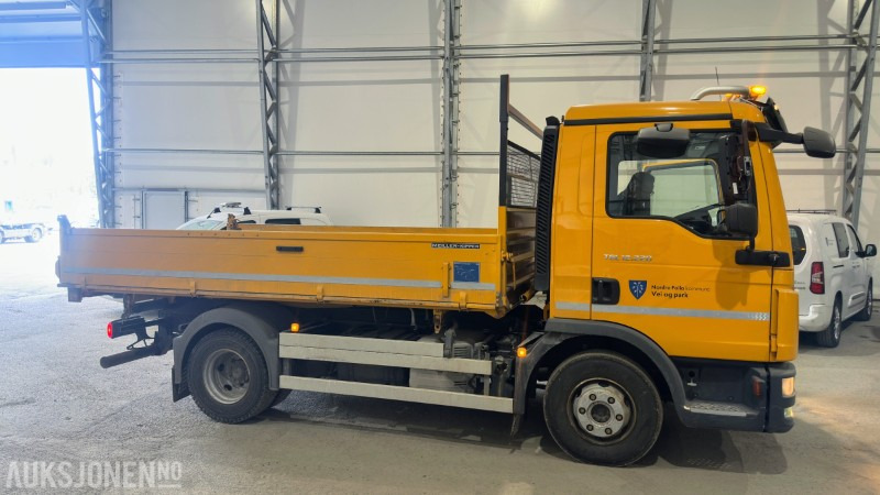 2016 MAN TGL 12.220 4X2 Lastebil med plan | 3-veis tipp | Kun 32 163 km | EU-godkjent til 02/2026 - Camión caja abierta: foto 4 2016 MAN TGL 12.220 4X2 Lastebil med plan | 3-veis tipp | Kun 32 163 km | EU-godkjent til 02/2026 - Camión caja abierta: foto 4