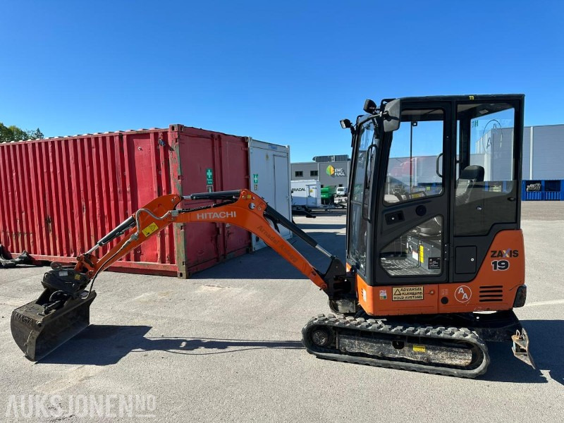 2017 Hitachi ZX19-5A CR minigraver / 3 skuffer / CE merket / 1.725 timer - Miniexcavadora: foto 1 2017 Hitachi ZX19-5A CR minigraver / 3 skuffer / CE merket / 1.725 timer - Miniexcavadora: foto 1
