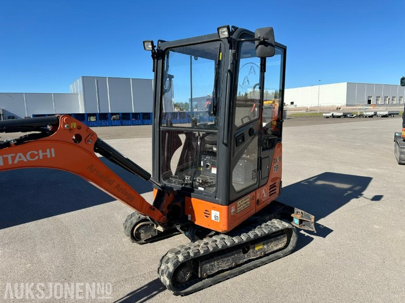 2017 Hitachi ZX19-5A CR minigraver / 3 skuffer / CE merket / 1.725 timer - Miniexcavadora: foto 2 2017 Hitachi ZX19-5A CR minigraver / 3 skuffer / CE merket / 1.725 timer - Miniexcavadora: foto 2