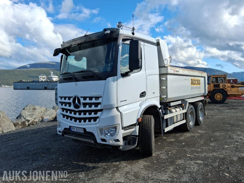 2017 Mercedes-Benz Arocs 2658K - 104745 km - alle servicer. - Camión volquete: foto 1 2017 Mercedes-Benz Arocs 2658K - 104745 km - alle servicer. - Camión volquete: foto 1